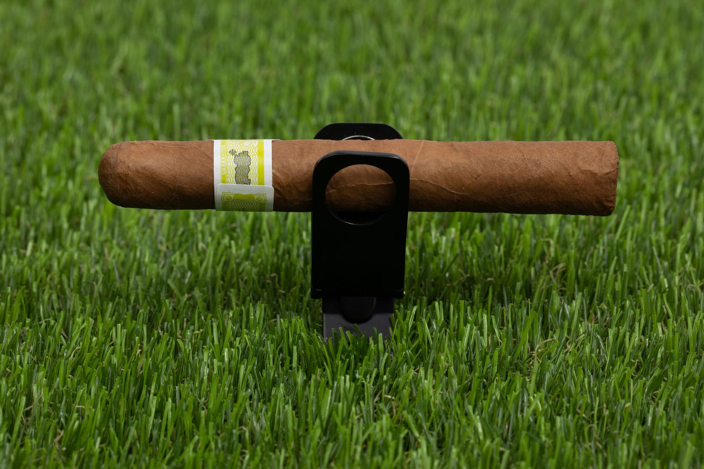 Magnetic Cigar Holder - 6 in 1 Divot Tool